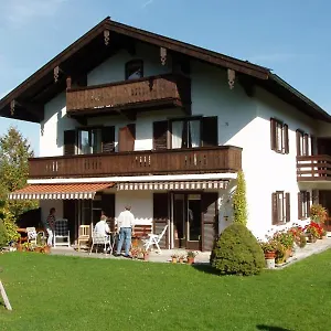  Apartment Haus Auracher